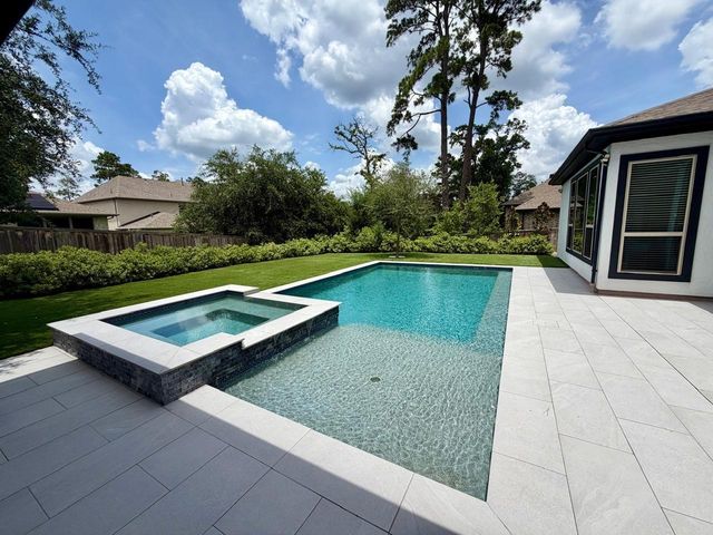132 Thunder Valley Drive, Tomball, TX 77375