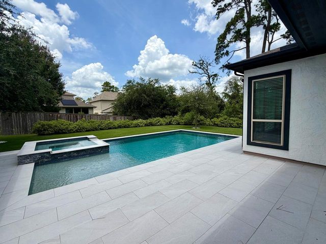 132 Thunder Valley Drive, Tomball, TX 77375