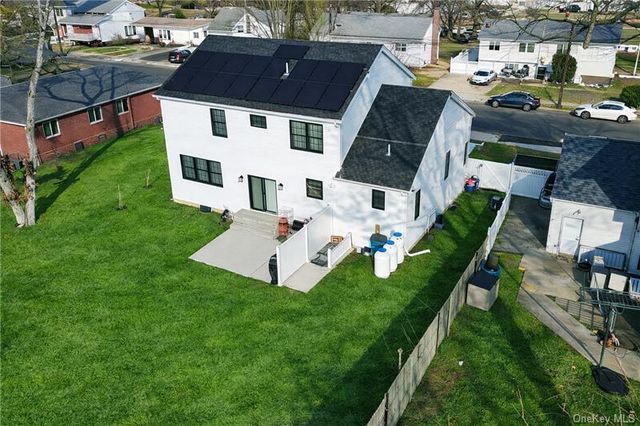 551 Grand Avenue, Lindenhurst, NY 11757