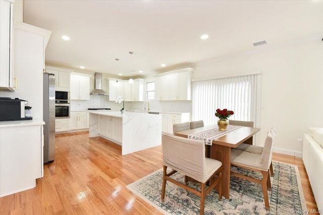 551 Grand Avenue, Lindenhurst, NY 11757