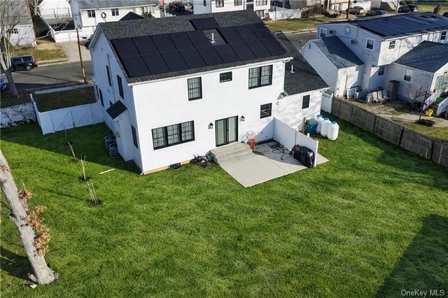 551 Grand Avenue, Lindenhurst, NY 11757