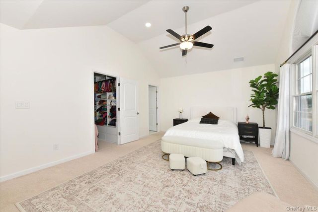 551 Grand Avenue, Lindenhurst, NY 11757