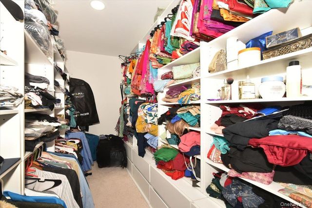 551 Grand Avenue, Lindenhurst, NY 11757