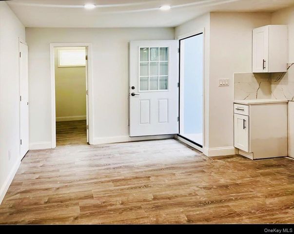 551 Grand Avenue, Lindenhurst, NY 11757