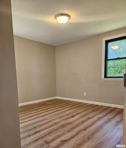 2516 S AIRPORT Road, Peoria, IL 61607