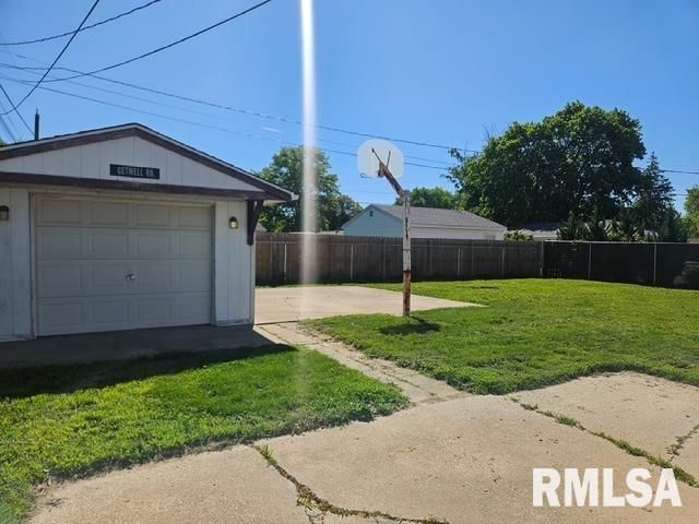 2516 S AIRPORT Road, Peoria, IL 61607
