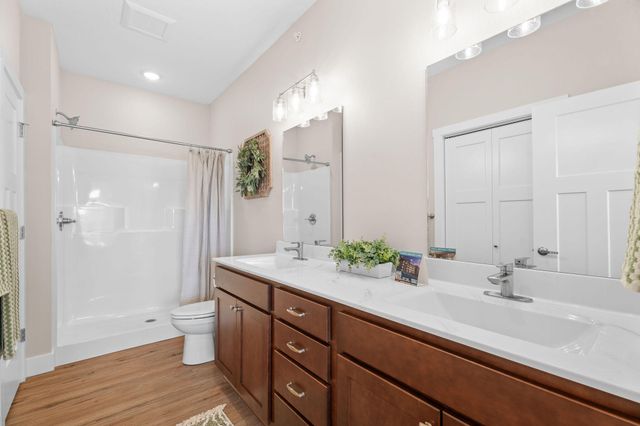 114 Bridgewater Loop 4, Kimberling City, MO 65686