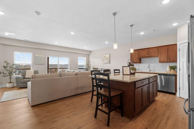 114 Bridgewater Loop 4, Kimberling City, MO 65686