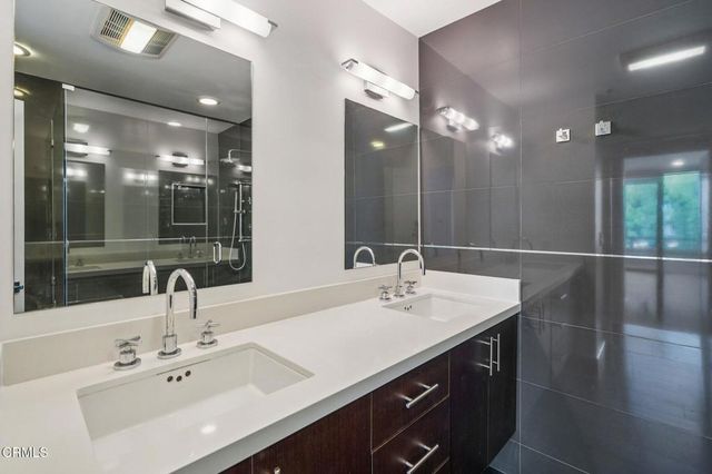 121 S Hope Street 408, Los Angeles, CA 90012