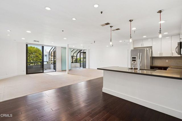 121 S Hope Street 408, Los Angeles, CA 90012
