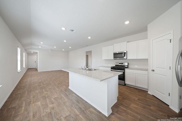 15706 Clove Spice Way, Von Ormy, TX 78073