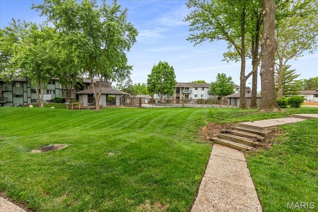 1722 Gascony Parc Drive 1722, Lake St Louis, MO 63367