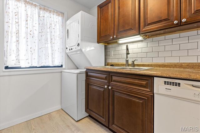 1722 Gascony Parc Drive 1722, Lake St Louis, MO 63367
