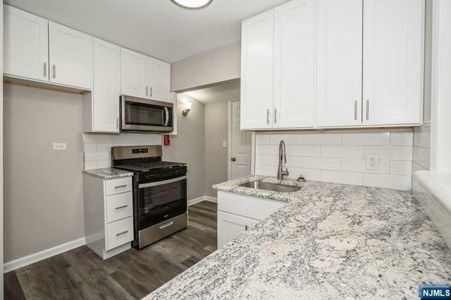 14 South Road, Bloomingdale, NJ 07403
