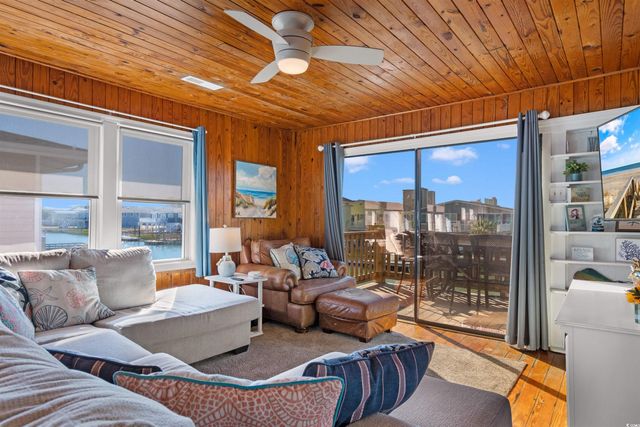 319 46th Ave. N, North Myrtle Beach, SC 29582