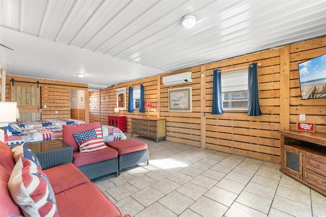 319 46th Ave. N, North Myrtle Beach, SC 29582