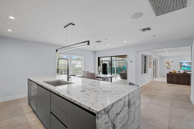 10140 NW 37TH Street, Coral Springs, FL 33065