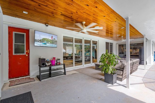 10140 NW 37TH Street, Coral Springs, FL 33065