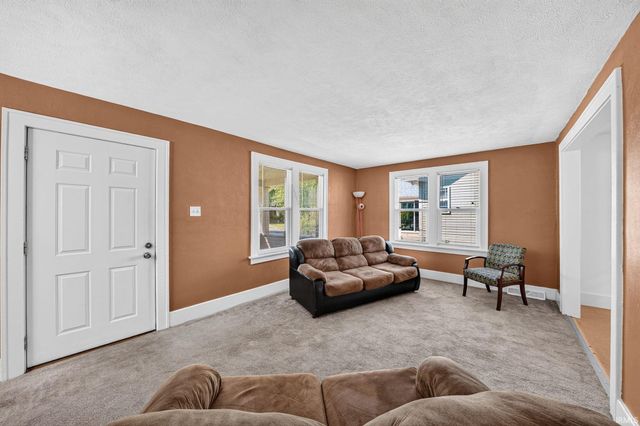 1022 Diamond Avenue, South Bend, IN 46628