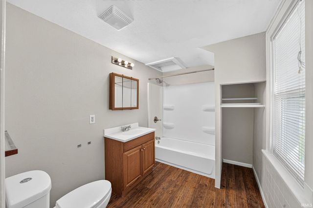 1022 Diamond Avenue, South Bend, IN 46628