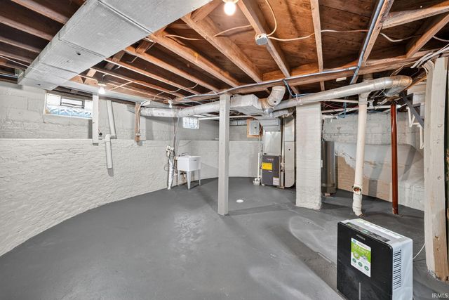 1022 Diamond Avenue, South Bend, IN 46628