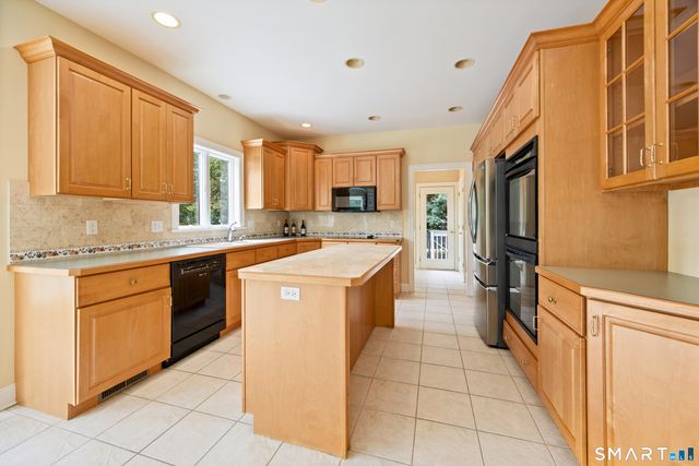 282 Tepi Drive, Southbury, CT 06488