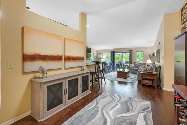 533 White Oak TRAIL, Hartland, WI 53029