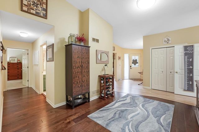 533 White Oak TRAIL, Hartland, WI 53029
