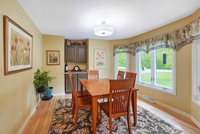 533 White Oak TRAIL, Hartland, WI 53029