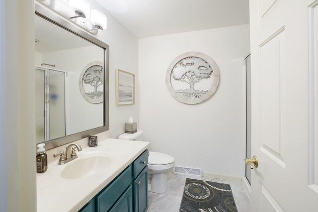 533 White Oak TRAIL, Hartland, WI 53029