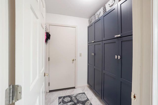533 White Oak TRAIL, Hartland, WI 53029