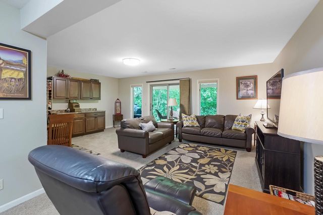 533 White Oak TRAIL, Hartland, WI 53029