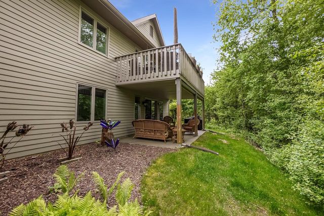 533 White Oak TRAIL, Hartland, WI 53029