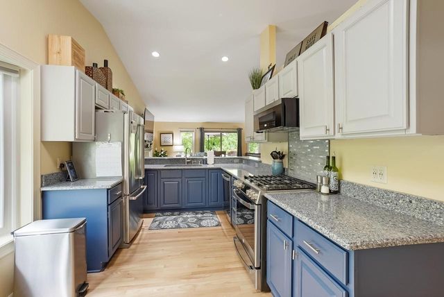 533 White Oak TRAIL, Hartland, WI 53029