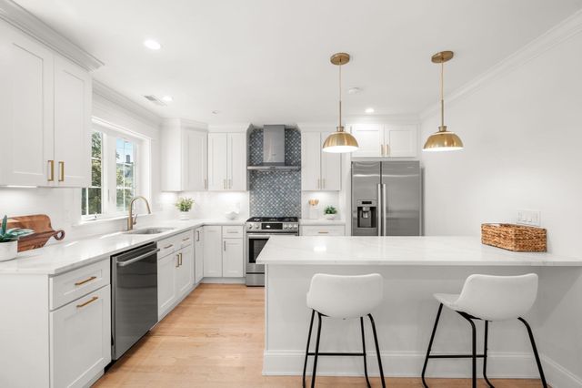 156 Ash Street 2, Waltham, MA 02453