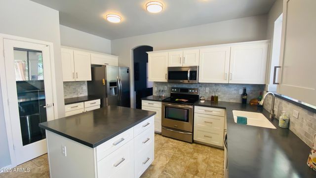 6047 W MORROW Drive, Glendale, AZ 85308