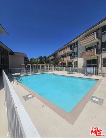 5585 E Pacific Coast Highway 260, Long Beach, CA 90804