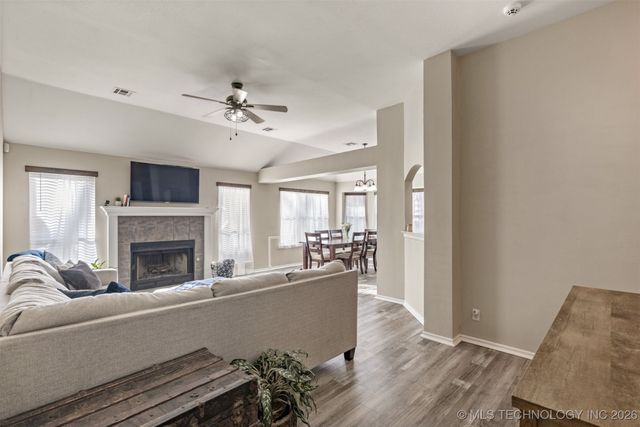 11960 S 268th East Avenue, Coweta, OK 74429