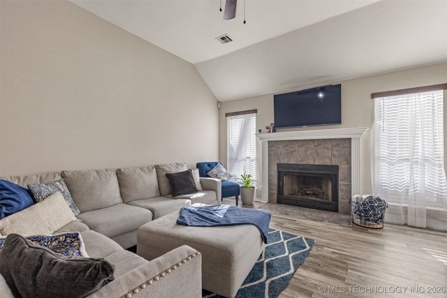 11960 S 268th East Avenue, Coweta, OK 74429