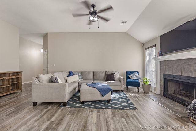 11960 S 268th East Avenue, Coweta, OK 74429