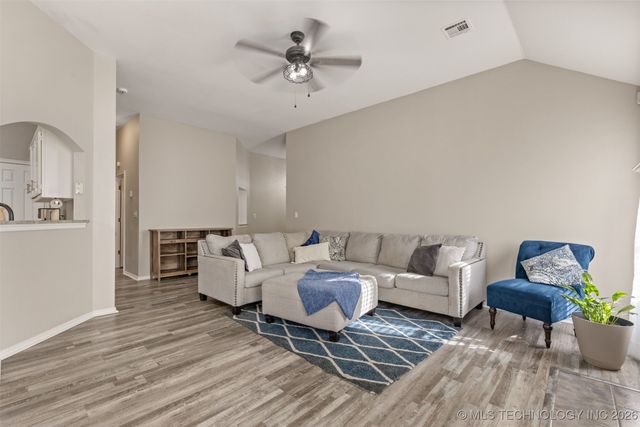 11960 S 268th East Avenue, Coweta, OK 74429