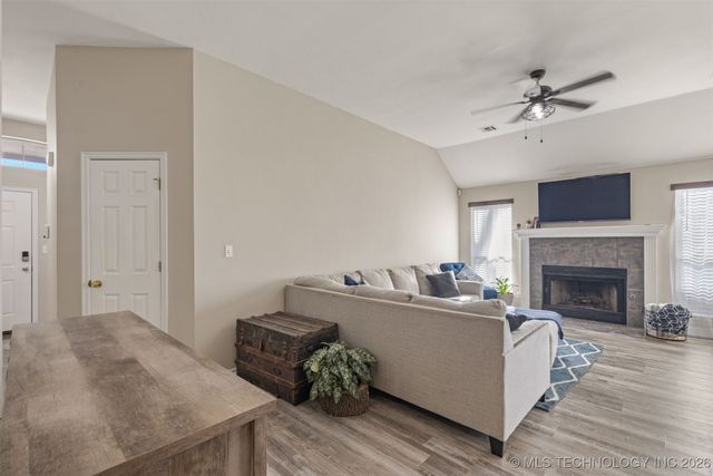 11960 S 268th East Avenue, Coweta, OK 74429