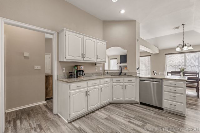 11960 S 268th East Avenue, Coweta, OK 74429