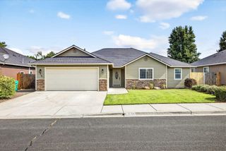 636 Sheffield Drive, Eagle Point, OR 97524