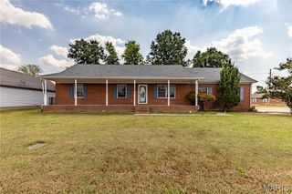 821 Plantation Blvd, Sikeston, MO 63801