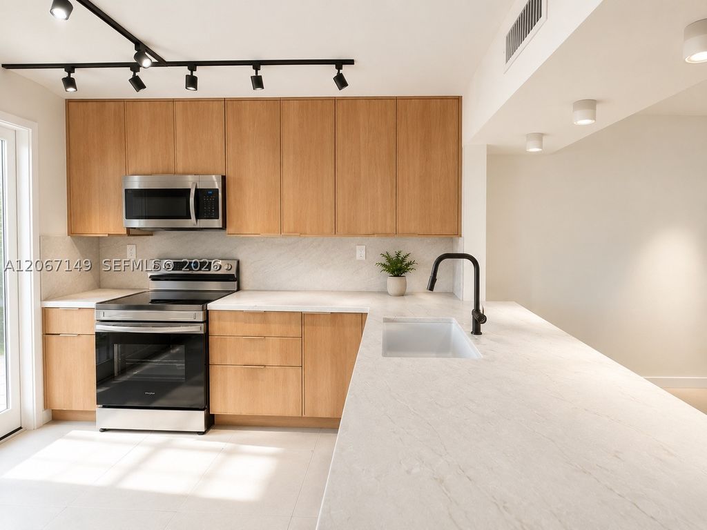 1220 Euclid Ave 2, Miami Beach, FL 33139