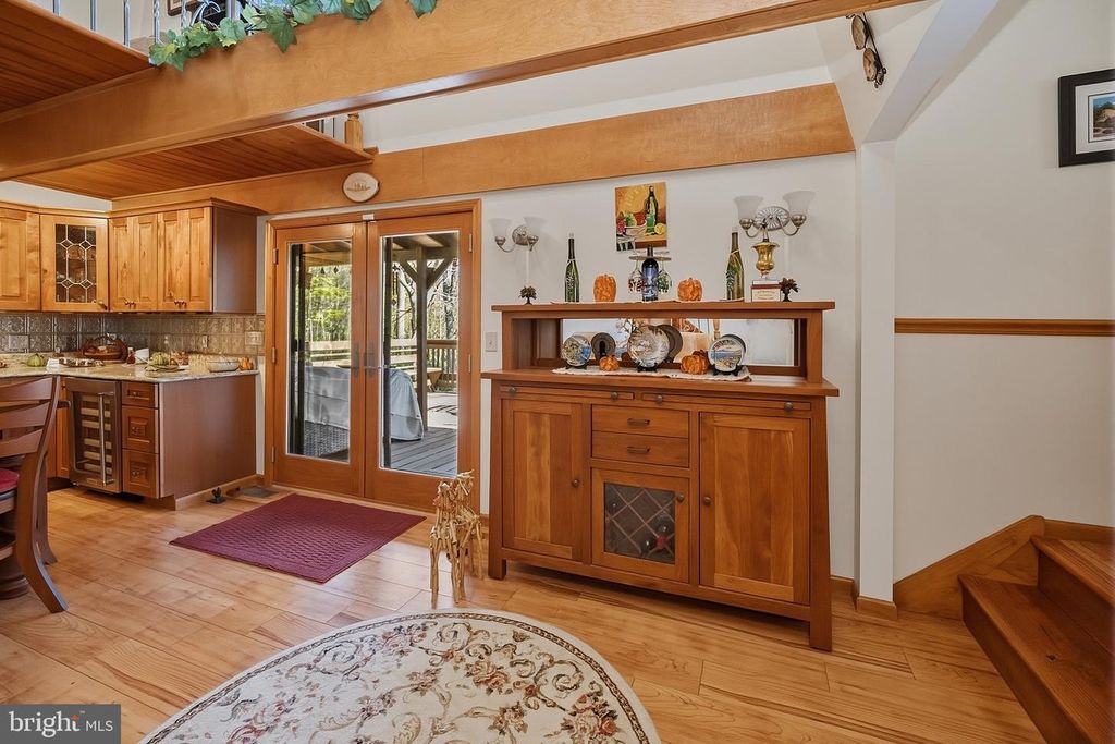 Image 14 of property listing at 2448 BIRCHWOOD DR, Oakland, MD 21550