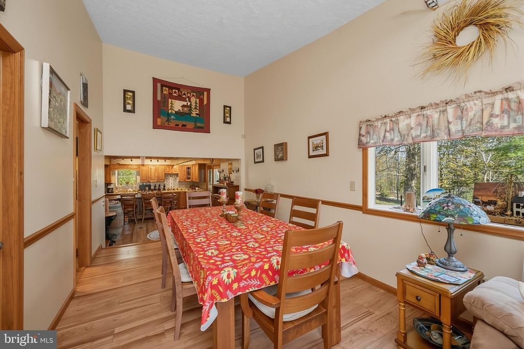 Image 18 of property listing at 2448 BIRCHWOOD DR, Oakland, MD 21550