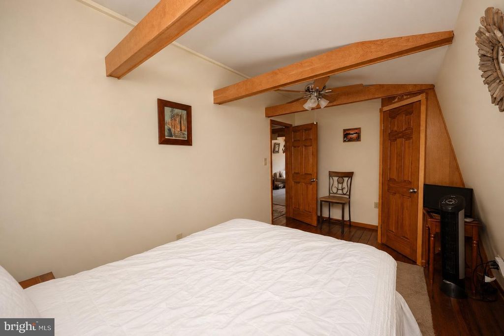 Image 25 of property listing at 2448 BIRCHWOOD DR, Oakland, MD 21550
