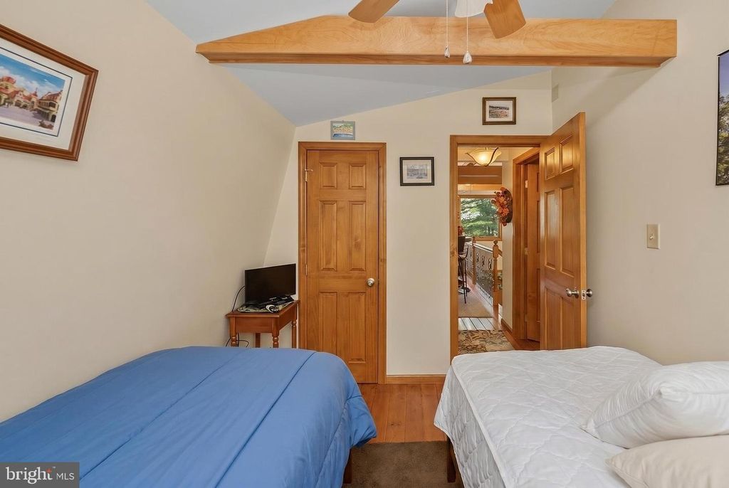 Image 27 of property listing at 2448 BIRCHWOOD DR, Oakland, MD 21550